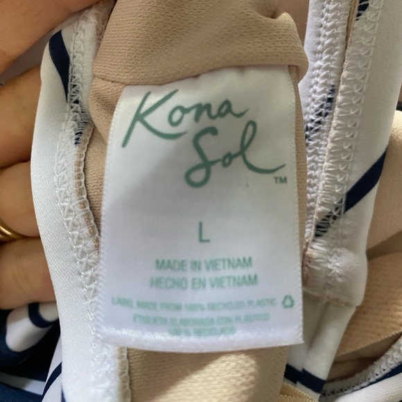 NWOT Kona Sol Swimsuit Full Coverage One Piece Striped Size L - Picture 11 of 12